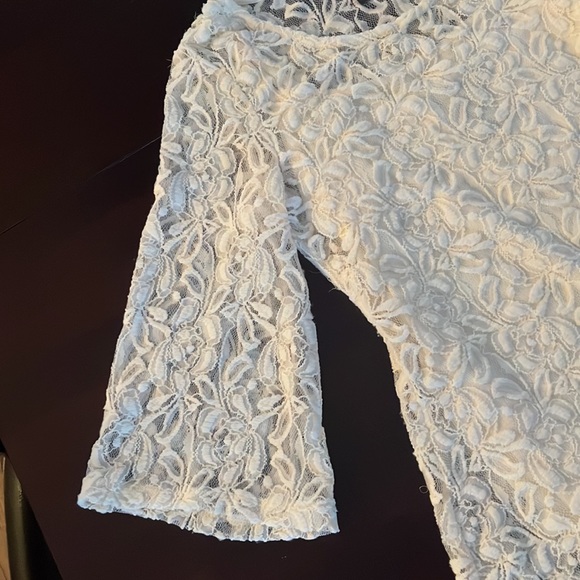 Style & Co lacy blouse with built in camisole - Picture 4 of 9